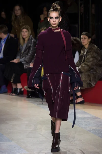 Look 27
